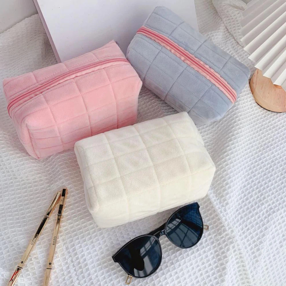 Cute Plush Makeup Bag for Women Portable Travel Small Cosmetic Bags Solid Color Zipper Toiletry Bag Washing Pouch Storage Bags